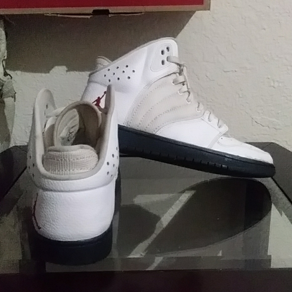 23 Jordans - Picture 3 of 4